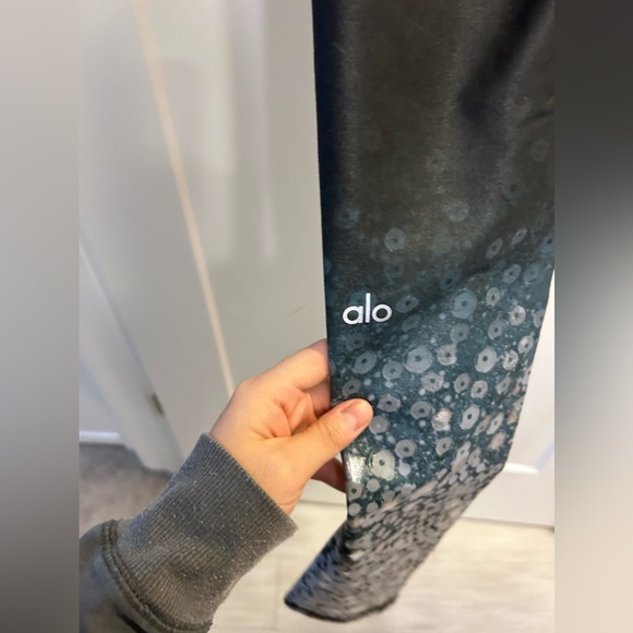 Alo Yoga Air Brush Black Brilliance High Rise Leggings - Picture 8 of 10